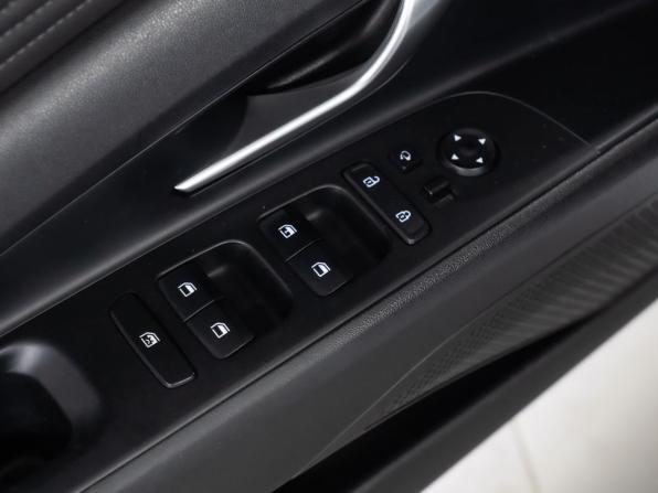 Hyundai Avante VII с пробегом 2021 года, цена 1 999 000 рублей, 135449 км, седан, Автокод Объявления