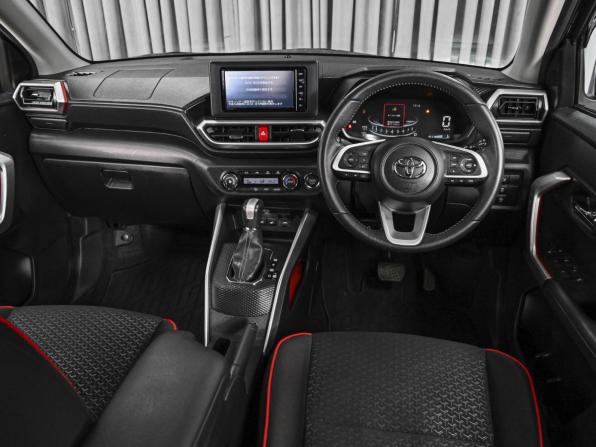 Toyota Raize I с пробегом 2019 года, цена 1 698 000 рублей, 81217 км, внедорожник, Автокод Объявления