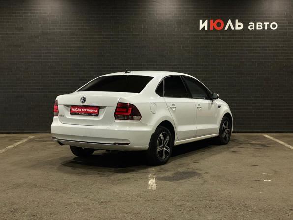 Volkswagen Polo V Рестайлинг с пробегом 2018 года, цена 950 000 рублей, 200088 км, седан, Автокод Объявления