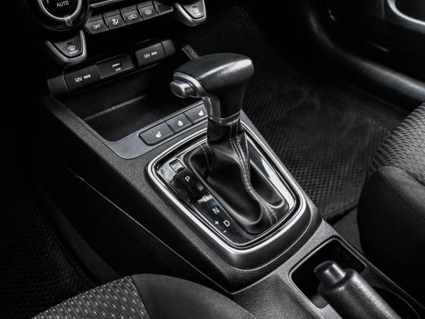 Kia Rio IV Рестайлинг с пробегом 2021 года, цена 1 719 000 рублей, 73273 км, седан, Автокод Объявления