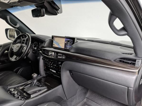 Lexus LX III Рестайлинг 2 с пробегом 2017 года, цена 8 645 000 рублей, 71119 км, внедорожник, Автокод Объявления