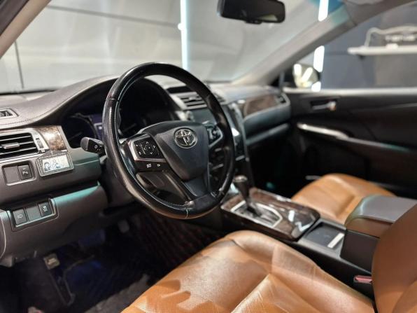 Toyota Camry VII (XV50) Рестайлинг с пробегом 2016 года, цена 2 350 000 рублей, 128000 км, седан, Автокод Объявления