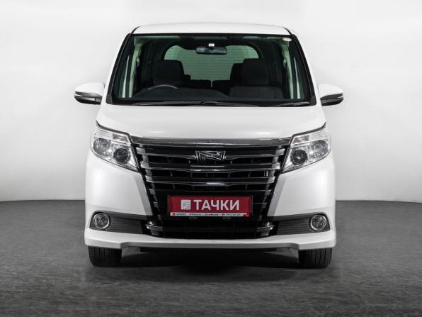 Toyota Noah III (R80) Рестайлинг с пробегом 2017 года, цена 1 950 000 рублей, 174263 км, минивэн, Автокод Объявления