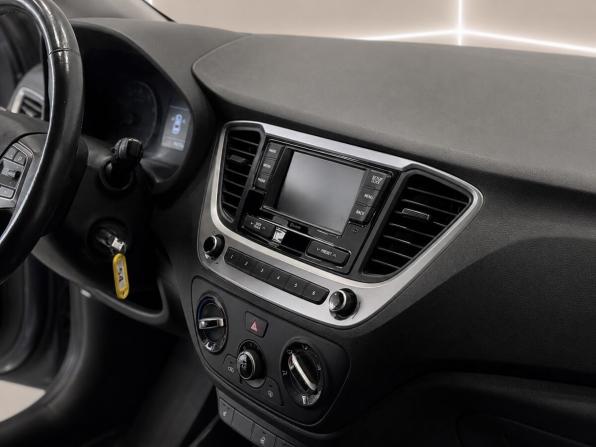 Hyundai Solaris II с пробегом 2017 года, цена 1 245 000 рублей, 85000 км, седан, Автокод Объявления