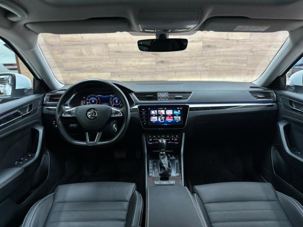 Skoda Superb III Рестайлинг с пробегом 2024 года, цена 3 620 000 рублей, 38400 км, лифтбек, Автокод Объявления