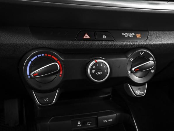 Kia Stonic I с пробегом 2018 года, цена 1 839 000 рублей, 150987 км, внедорожник, Автокод Объявления