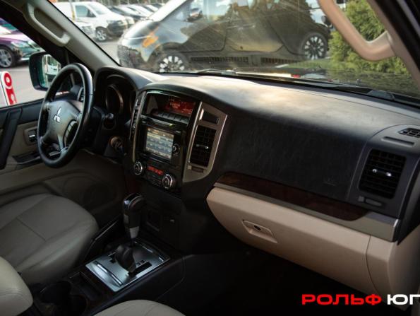 Mitsubishi Pajero IV Рестайлинг 2 с пробегом 2017 года, цена 2 513 000 рублей, 129254 км, внедорожник, Автокод Объявления