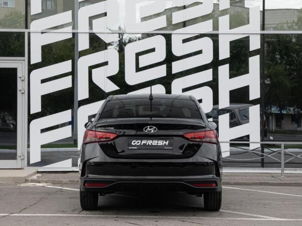 Hyundai Solaris II Рестайлинг с пробегом 2021 года, цена 1 699 000 рублей, 58245 км, седан, Автокод Объявления
