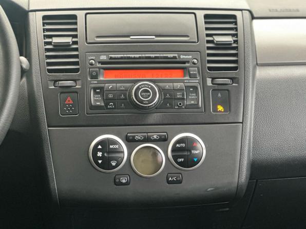 Nissan Tiida I Рестайлинг с пробегом 2011 года, цена 600 000 рублей, 300000 км, хэтчбек, Автокод Объявления