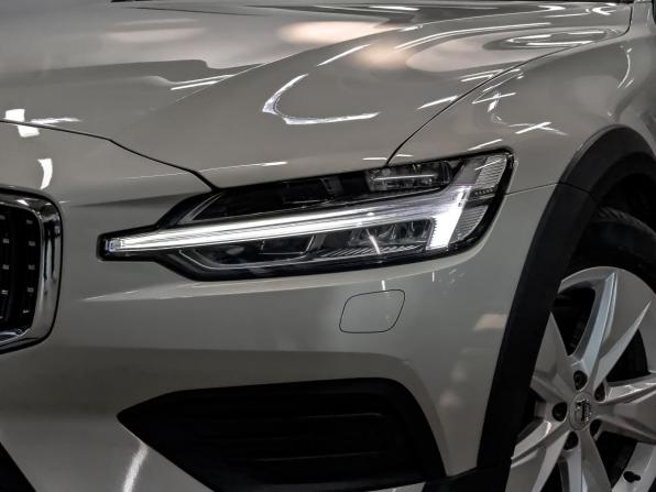 Volvo V60 Cross Country II с пробегом 2021 года, цена 4 165 000 рублей, 49003 км, универсал, Автокод Объявления