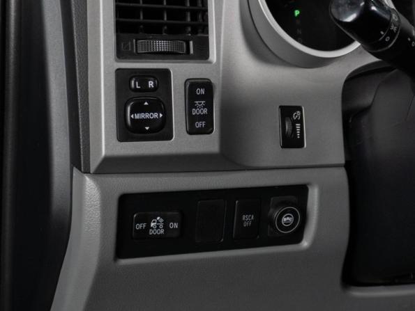 Toyota Tundra II с пробегом 2009 года, цена 2 850 000 рублей, 329131 км, offers.body_type.unknown, Автокод Объявления