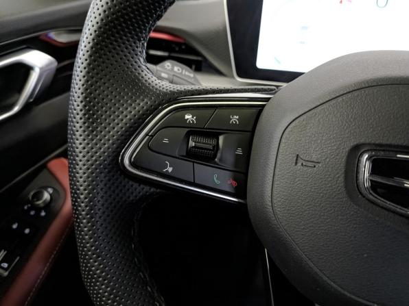 Geely Coolray I Рестайлинг с пробегом 2024 года, цена 2 270 000 рублей, 27651 км, внедорожник, Автокод Объявления