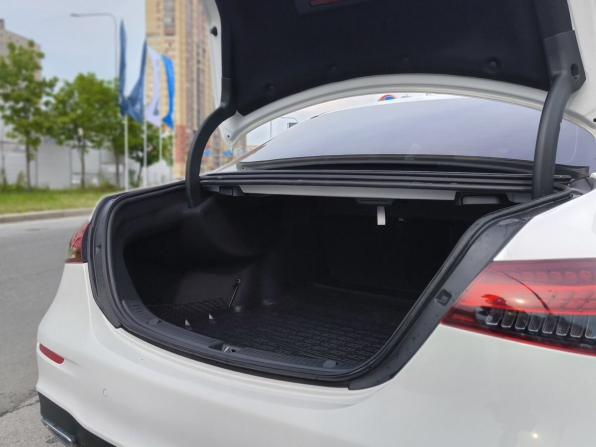 Mercedes-Benz E-Класс V (W213 S213 C238) Рестайлинг с пробегом 2021 года, цена 4 350 000 рублей, 73204 км, седан, Автокод Объявления