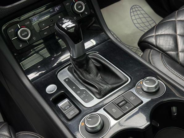 Volkswagen Touareg II Рестайлинг с пробегом 2016 года, цена 2 599 000 рублей, 223607 км, внедорожник, Автокод Объявления