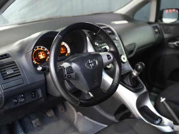 Toyota Auris I Рестайлинг с пробегом 2010 года, цена 869 000 рублей, 182280 км, хэтчбек, Автокод Объявления