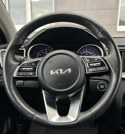 Kia Ceed III Рестайлинг с пробегом 2022 года, цена 2 050 000 рублей, 98022 км, хэтчбек, Автокод Объявления