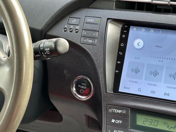 Toyota Prius III (XW30) с пробегом 2011 года, цена 930 000 рублей, 186916 км, лифтбек, Автокод Объявления