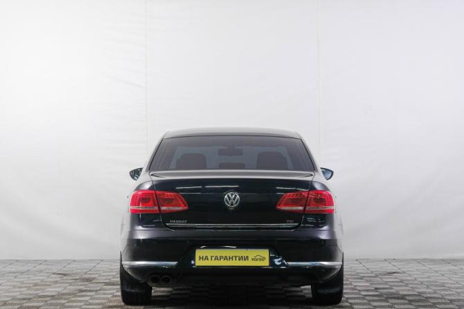 Volkswagen Passat B7 с пробегом 2013 года, цена 899 000 рублей, 326518 км, седан, Автокод Объявления