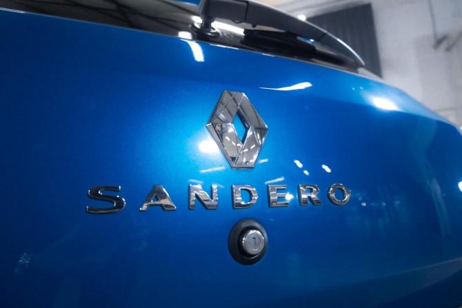Renault Sandero II с пробегом 2015 года, цена 999 000 рублей, 69699 км, хэтчбек, Автокод Объявления