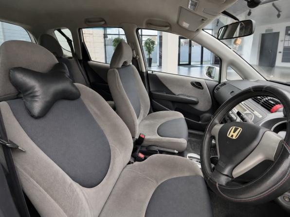 Honda Fit I с пробегом 2005 года, цена 281 000 рублей, 246774 км, хэтчбек, Автокод Объявления