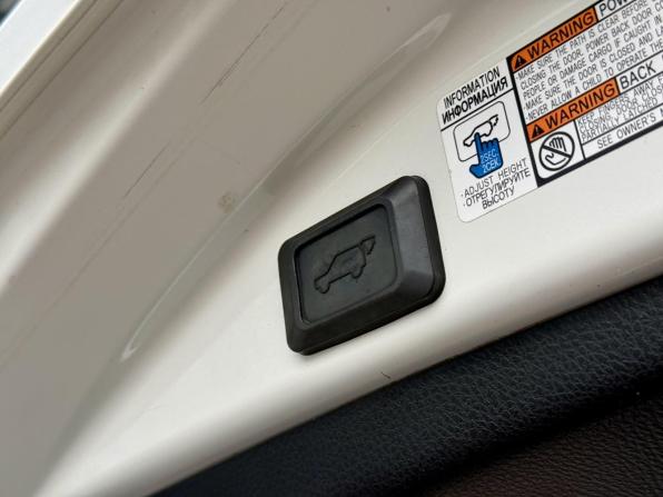 Toyota RAV4 IV (XA40) Рестайлинг с пробегом 2017 года, цена 2 145 000 рублей, 183924 км, внедорожник, Автокод Объявления