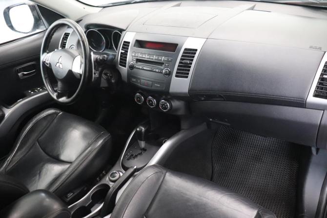 Mitsubishi Outlander II Рестайлинг с пробегом 2011 года, цена 861 000 рублей, 284899 км, внедорожник, Автокод Объявления