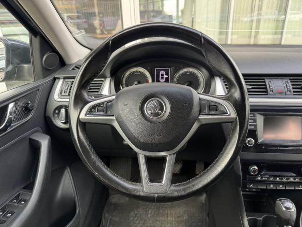Skoda Rapid I с пробегом 2016 года, цена 880 000 рублей, 244152 км, лифтбек, Автокод Объявления