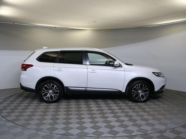 Mitsubishi Outlander III Рестайлинг 2 с пробегом 2018 года, цена 1 845 000 рублей, 140000 км, внедорожник, Автокод Объявления