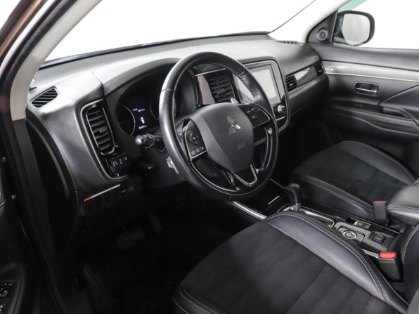 Mitsubishi Outlander III Рестайлинг 3 с пробегом 2021 года, цена 2 787 000 рублей, 82950 км, внедорожник, Автокод Объявления