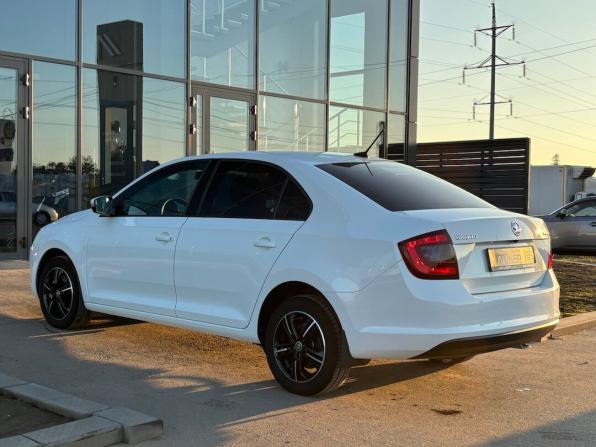 Skoda Rapid I Рестайлинг с пробегом 2018 года, цена 1 350 000 рублей, 111800 км, лифтбек, Автокод Объявления