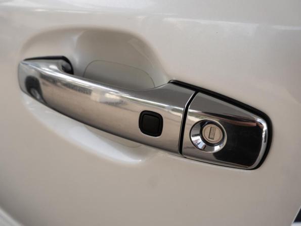 Toyota Land Cruiser 200 Series Рестайлинг 1 с пробегом 2015 года, цена 4 690 000 рублей, 162206 км, внедорожник, Автокод Объявления