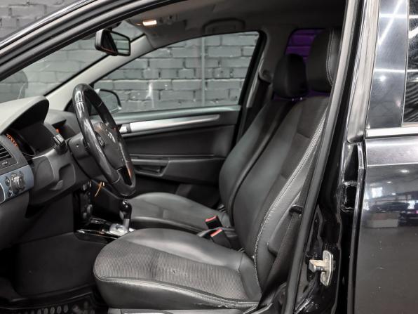 Opel Astra H Рестайлинг с пробегом 2011 года, цена 450 000 рублей, 466878 км, седан, Автокод Объявления