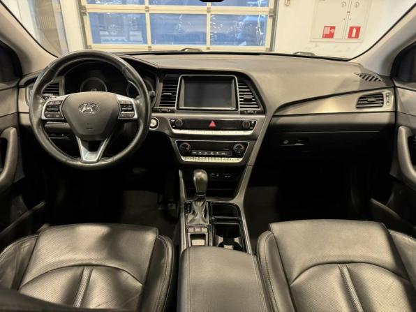 Hyundai Sonata VII (LF) Рестайлинг с пробегом 2018 года, цена 1 660 000 рублей, 168104 км, седан, Автокод Объявления