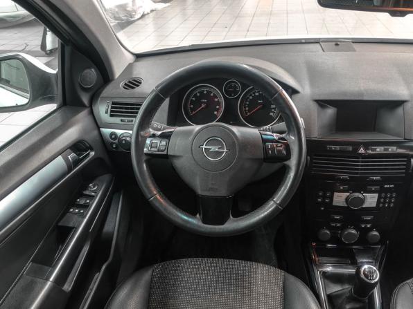 Opel Astra H Рестайлинг с пробегом 2010 года, цена 649 900 рублей, 260000 км, универсал, Автокод Объявления