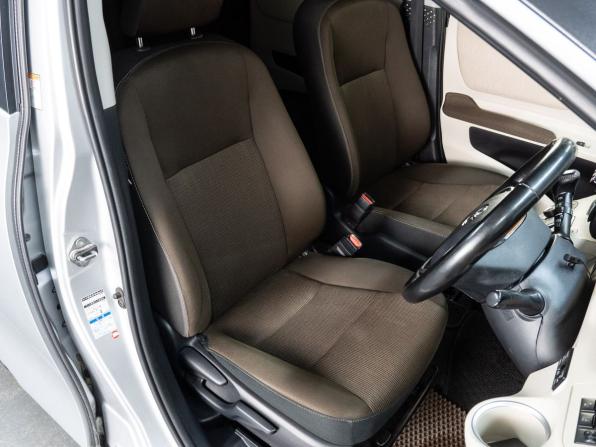 Toyota Sienta II с пробегом 2018 года, цена 1 080 000 рублей, 195576 км, компактвэн, Автокод Объявления