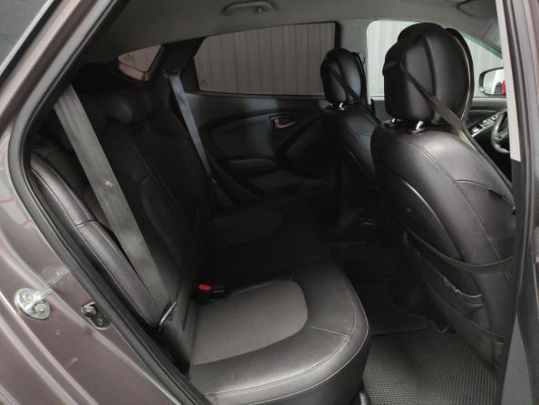 Hyundai ix35 I Рестайлинг с пробегом 2013 года, цена 1 100 000 рублей, 231081 км, внедорожник, Автокод Объявления