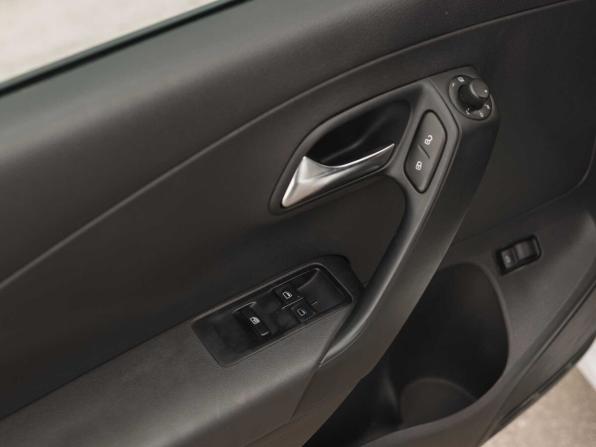 Volkswagen Polo V Рестайлинг с пробегом 2016 года, цена 825 000 рублей, 101580 км, седан, Автокод Объявления