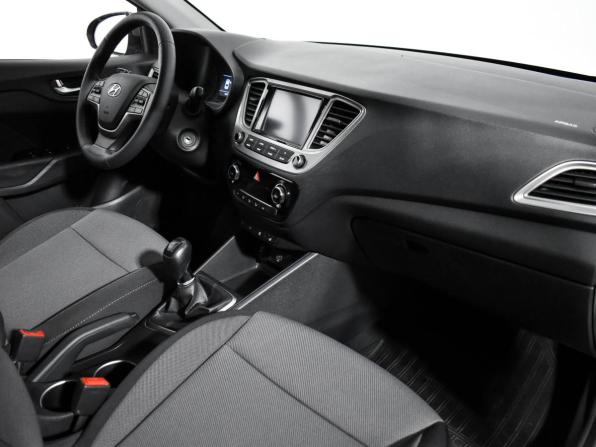 Hyundai Solaris II с пробегом 2019 года, цена 1 190 000 рублей, 135000 км, седан, Автокод Объявления