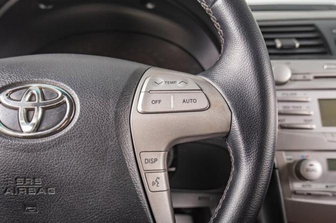 Toyota Camry VI (XV40) Рестайлинг с пробегом 2011 года, цена 1 299 000 рублей, 313000 км, седан, Автокод Объявления