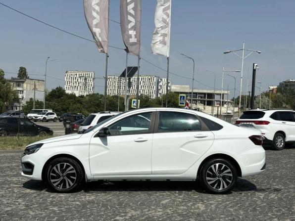 Lada (ВАЗ) Vesta I Рестайлинг (NG) с пробегом 2024 года, цена 1 590 000 рублей, 11613 км, седан, Автокод Объявления