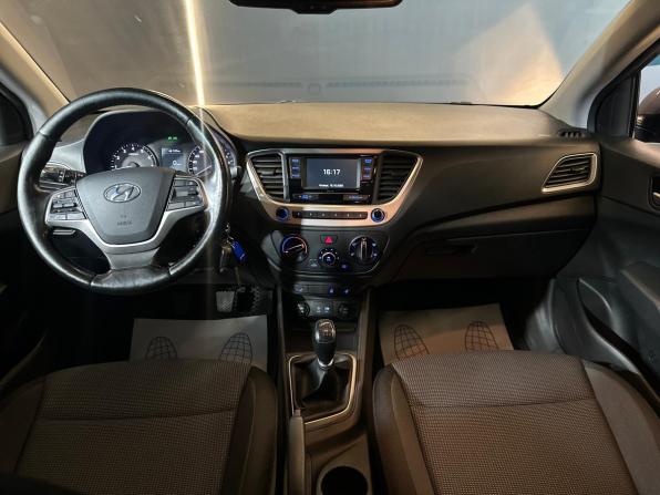 Hyundai Solaris II с пробегом 2018 года, цена 1 049 000 рублей, 181271 км, седан, Автокод Объявления