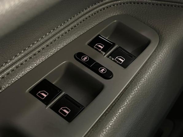 Volkswagen Touareg I Рестайлинг с пробегом 2007 года, цена 899 000 рублей, 421034 км, внедорожник, Автокод Объявления