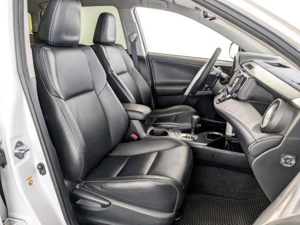Toyota RAV4 IV (XA40) Рестайлинг с пробегом 2019 года, цена 2 820 000 рублей, 93445 км, внедорожник, Автокод Объявления