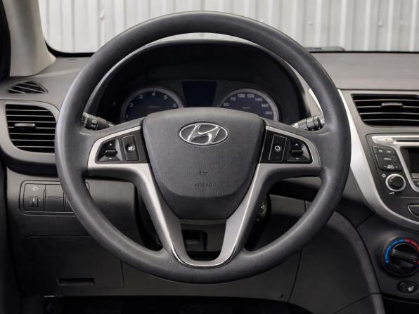 Hyundai Solaris I Рестайлинг с пробегом 2015 года, цена 947 000 рублей, 143977 км, хэтчбек, Автокод Объявления