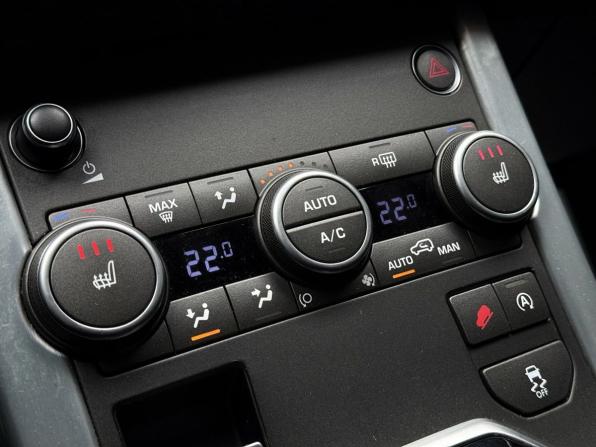 Land Rover Range Rover Evoque I Рестайлинг с пробегом 2017 года, цена 2 449 000 рублей, 138441 км, внедорожник, Автокод Объявления