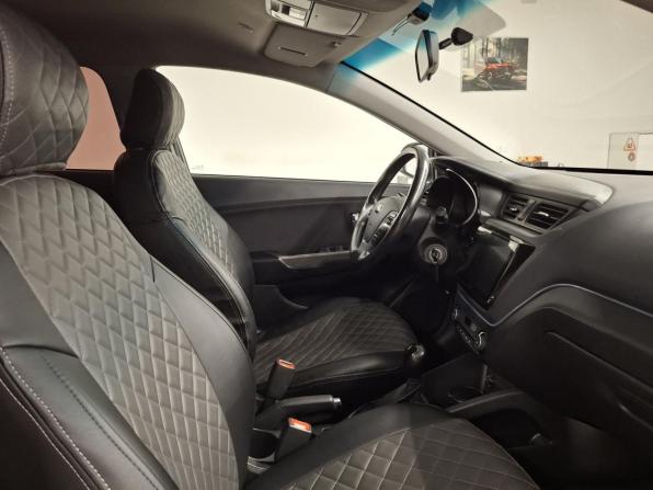 Kia Rio III Рестайлинг с пробегом 2017 года, цена 959 000 рублей, 64166 км, хэтчбек, Автокод Объявления