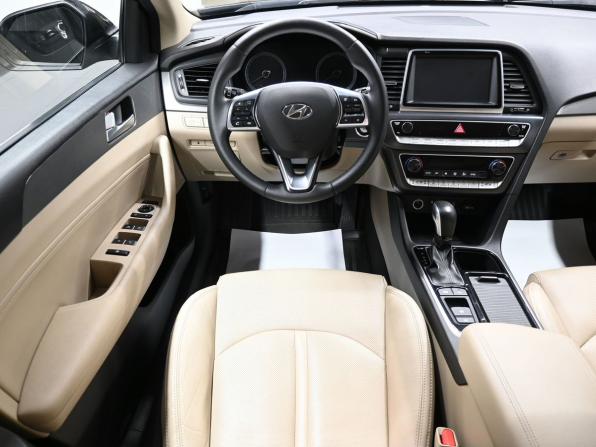 Hyundai Sonata VII (LF) Рестайлинг с пробегом 2017 года, цена 1 945 000 рублей, 131888 км, седан, Автокод Объявления