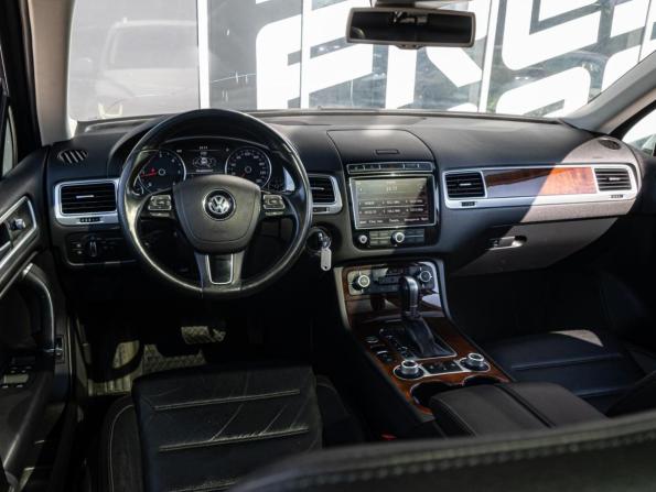 Volkswagen Touareg II Рестайлинг с пробегом 2015 года, цена 2 950 000 рублей, 235854 км, внедорожник, Автокод Объявления