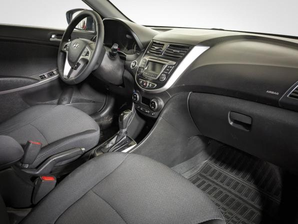 Hyundai Solaris I Рестайлинг с пробегом 2015 года, цена 989 000 рублей, 119000 км, хэтчбек, Автокод Объявления