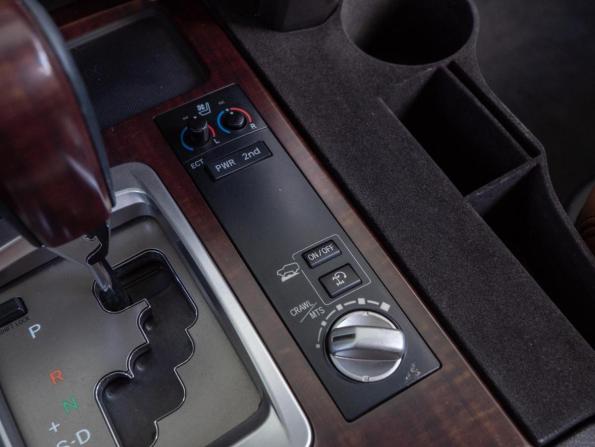 Toyota Land Cruiser 200 Series Рестайлинг 1 с пробегом 2015 года, цена 4 690 000 рублей, 162206 км, внедорожник, Автокод Объявления